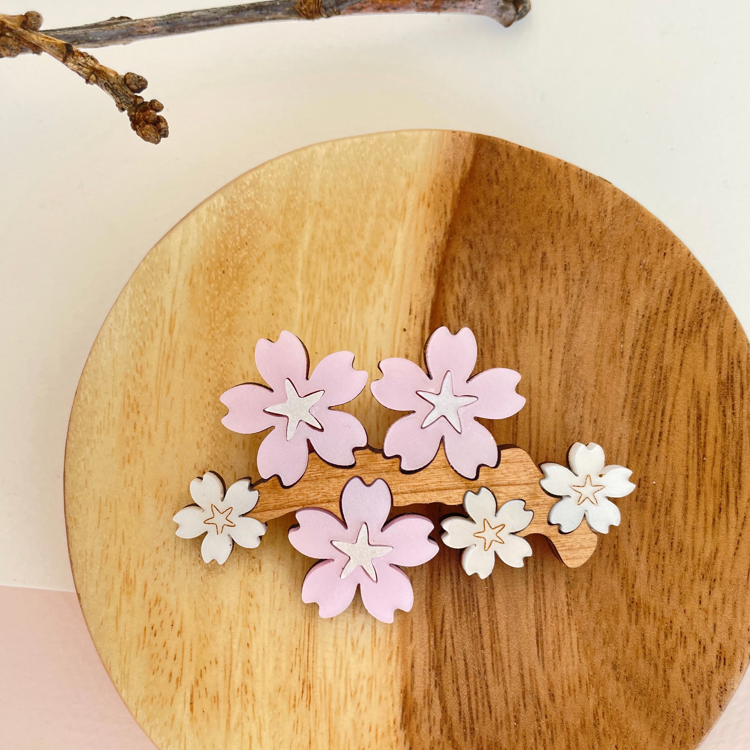 The classic sakura brooch