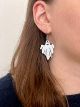 Lataa kuva Galleria-katseluun, Ghost Earrings
