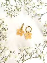 Lataa kuva Galleria-katseluun, Yellow Woodsorrel Hoop Earrings
